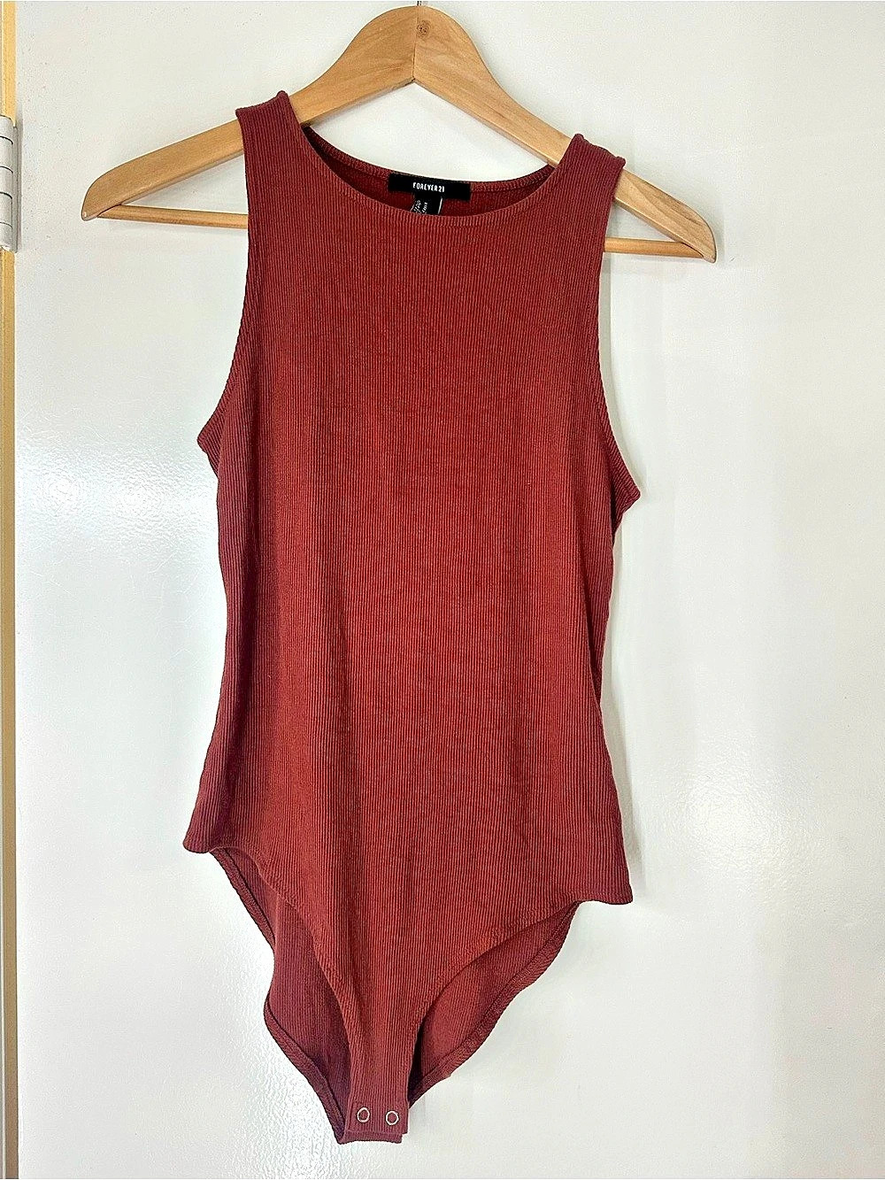 Forever 21 Ribbed Sleeveless Bodysuit in Red Brown Size Medium